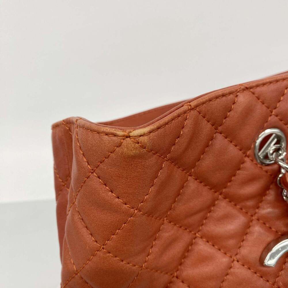 CHANEL Red Lambskin Leather Tote Bag - Picture 6 of 9